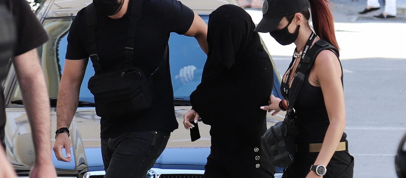 Επίθεση με βιτριόλι: Και τρώει και... «βολτάρει» μόνη της η 35χρονη λέει η διευθύντρια των φυλακών